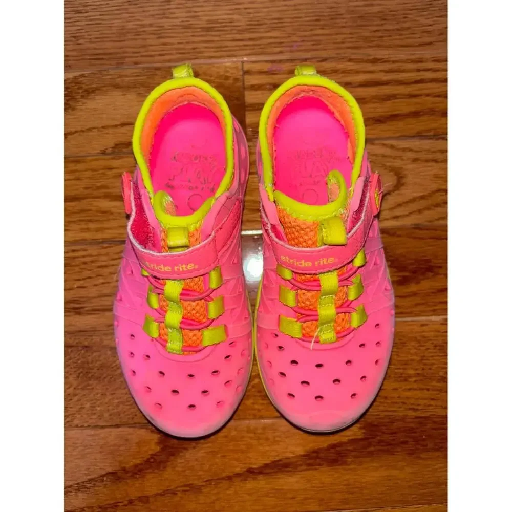 Stride Rite Girl’s 10 Pink Water Proof Sneakers Made 2 Play